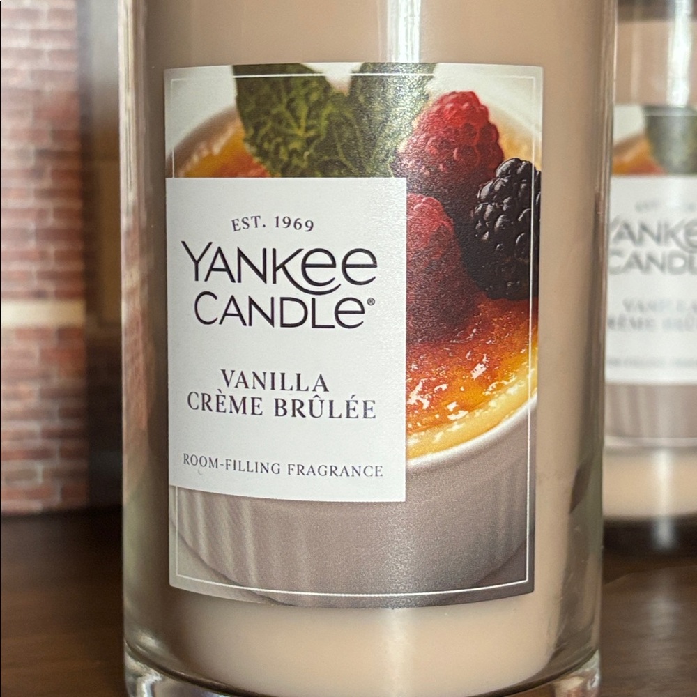 Yankee Candle Vanilla Crème Brûlée Medium Duo! - Picture 2 of 4